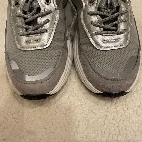 Valentino Garavani V Logo sneakers - Picture 8 of 9